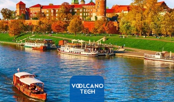 السياحة في كراكوف ، أبرز المعالم السيـاحية في كـراكوف ، ساحة السوق الرئيسية كراكـوف ، خلفيات السيـاحة في كراكـوف ، مولات كـراكوف .