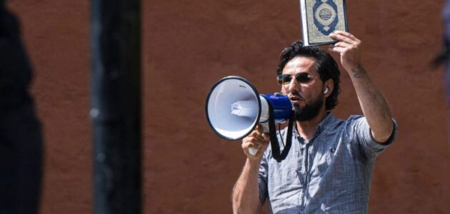 حقيقة ترحيل الملحد سلوان موميكا حارق القرآن بقرار السويد (تفاصيل)