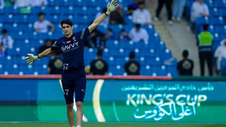 المركز 13 في الكرة الذهبية حليوه.. وخدمة الهلال أكبر