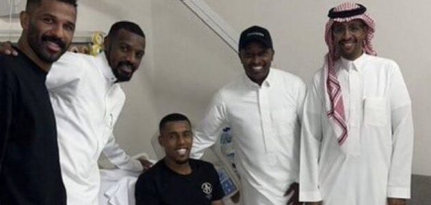 شاهد حسين شيعان يتلقى دعماً متواصلاً من الهلال في المستشفى