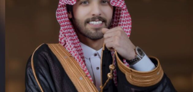 شاهد غازي المطيري يكشف عن وجه ابنه في عيد ميلاده