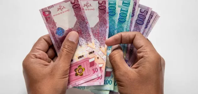 تاريخ عملة قطر وفئاتها النقدية والورقية
