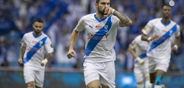 فيديو.. الهلال يفوز على الحزم 3-0 ويتأهل لدور الثمانية