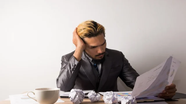 كيف يتم احتساب ساعات العمل الإضافية في الأعياد الوطنية وما هي ساعات العمل والأجور في عام 2024؟
