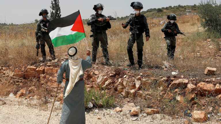منشور يهدد أهل الضفة الغربية ويطالبهم بالترحيل القسري إلى هذه الدولة