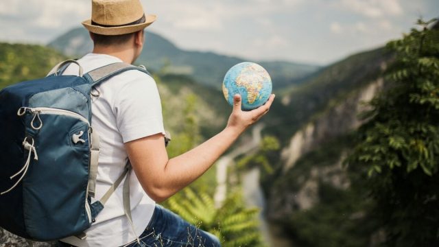 موضوع مقال قصير عن السفر السفر: تجربة غنية ومتنوعة