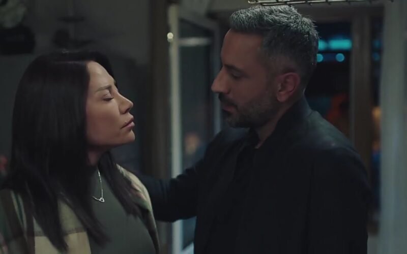 مشاهدة مسلسل الخائن الحلقة 18 كاملة بجودة عالية