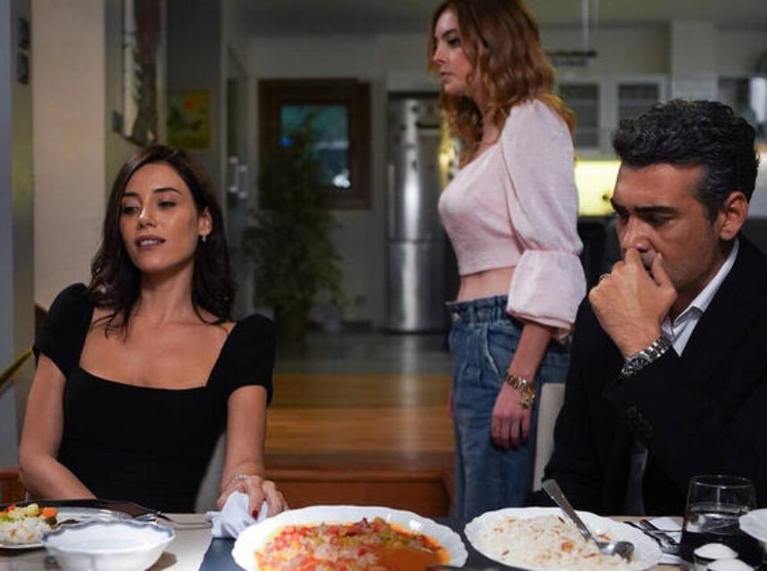 مشاهدة مسلسل الخائن الحلقة 18 كاملة بجودة عالية