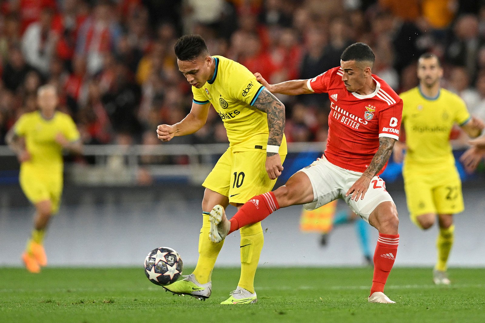 بث مباشر مباراة بنفيكا وإنتر ميلان في دوري أبطال أوروبا