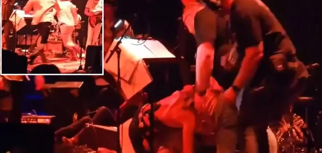 أثناء حفل في أستراليا.. شاهد مشاجرة عنيفة بين أعضاء فرقة روك على خشبة المسرح