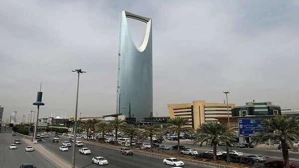 أمطار رعدية غزيرة مصحوبة برياح نشطة وزخات برد على بعض مناطق المملكة