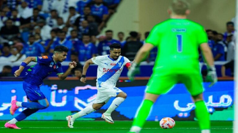 الفائز بجائزة أفضل لاعب في آسيا٫٫ سالم الدوسري ٫٫ يفوز بـ أجمل هدف في الجولة الـ12 بدوري روشن السعودي.