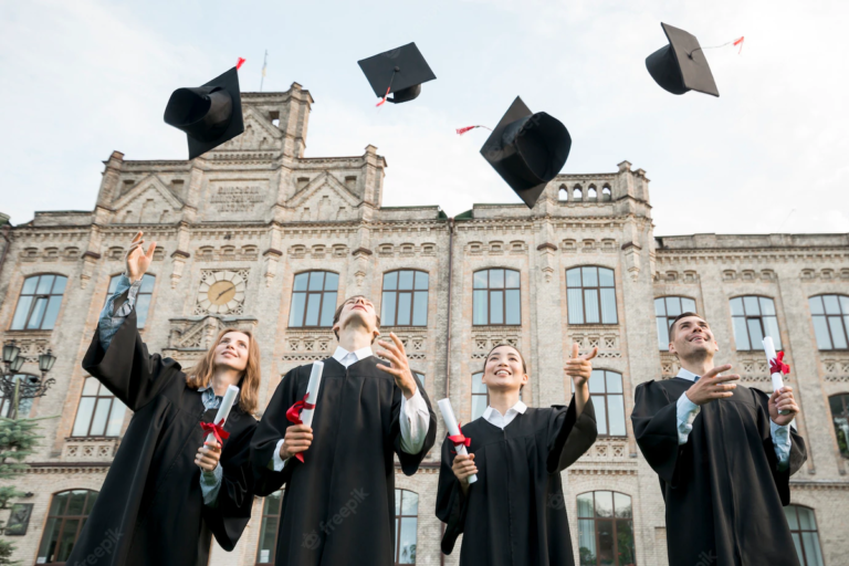 الفرق بين جامعة أكسفورد وجامعة هارفارد من حيث التكلفة والتعليم