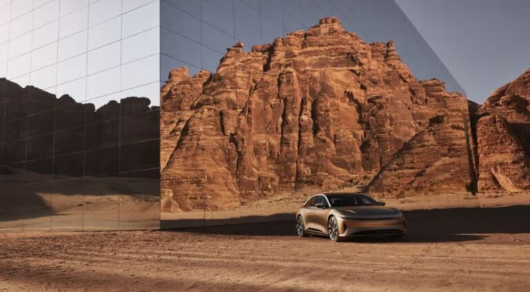 الهيئة الملكية لمحافظة العلا تستلم الدفعة الأولى من المركبات الكهربائية من شركة لوسِد