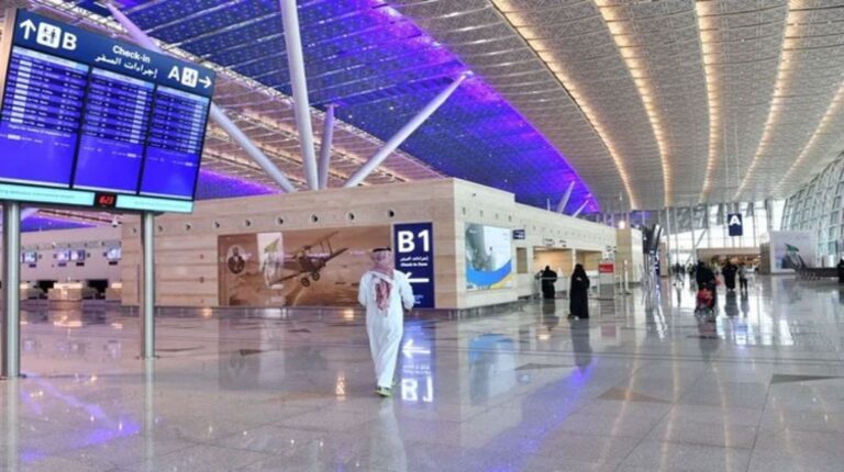 جوازات جدة تضبط باكستانياً منتحلاً صفة غير صحيحة للدخول إلى المملكة