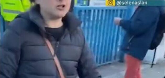 شاهد.. إمرأة مؤيدة لإسرائيل تهاجم أشخاصاً يوزعون منشورات لدعم غزة في لندن