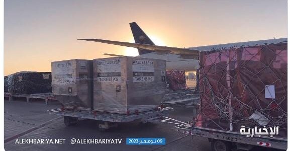 شاهد المملكة ترسل أولى رحلات الجسر الجوي الإغاثي إلى غزة
