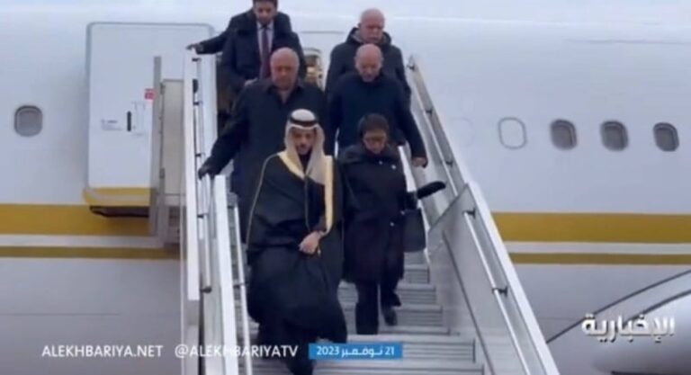شاهد لحظة وصول وزراء خارجية 8 دول عربية وإسلامية إلى روسيا لبحث وقف الحرب في غزة
