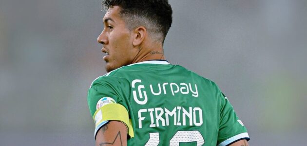 شاهد مهاجم الأهلي فيرمينو يهدر هدف مؤكد بطريقة غريبة