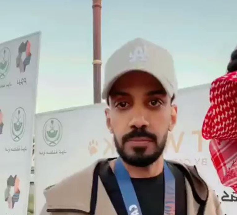 شاهد.. مواطن يفاجأ متابعيه بعمره الحقيقي ويكشف السر وراء مظهره