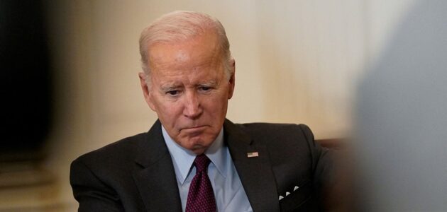 طبيب سابق في البيت الأبيض يكشف عن تدهور مقلق في صحة بايدن