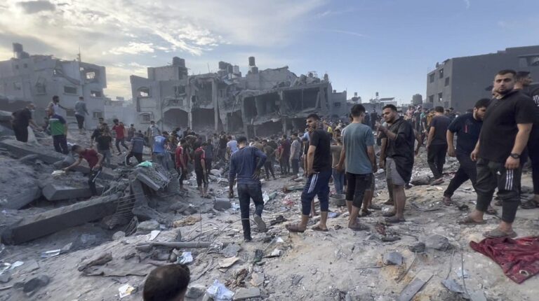 غارة إسرائيلية تودي بحياة 32 فردًا من عائلة واحدة في مخيم جباليا بقطاع غزة