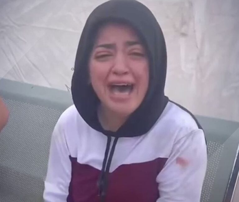 فقدت أهلها.. فيديو مؤثر لفلسطينية تصرخ : أنهوا الحرب