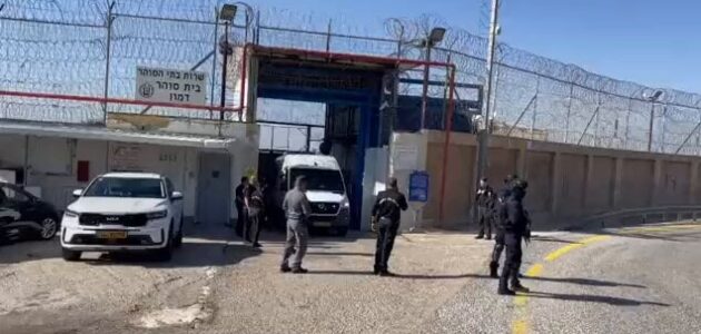 فيديو.. إنهاء إجراءات إفراج عن 39 أسيرًا فلسطينيًا في صفقة تبادل بين إسرائيل وحماس