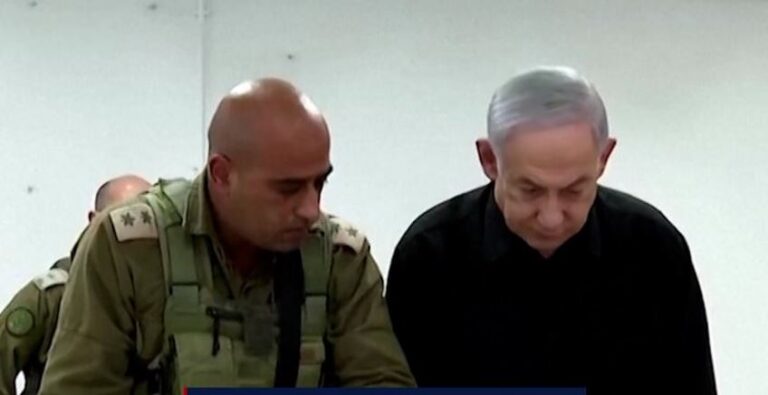 فيديو.. بنيامين نتنياهو يزور كتيبة البدو في صحراء النقب