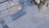 فيديو.. جندي إسرائيلي يستخدم أسيرًا كدرع بشري في مواجهات بالضفة الغربية