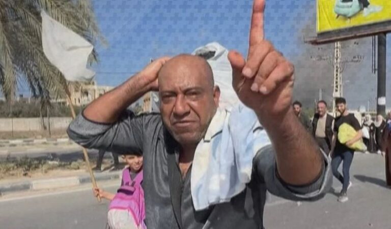فيديو.. رجل فلسطيني ينتقد رئيسي حركة حماس ويصفهما بالعملاء