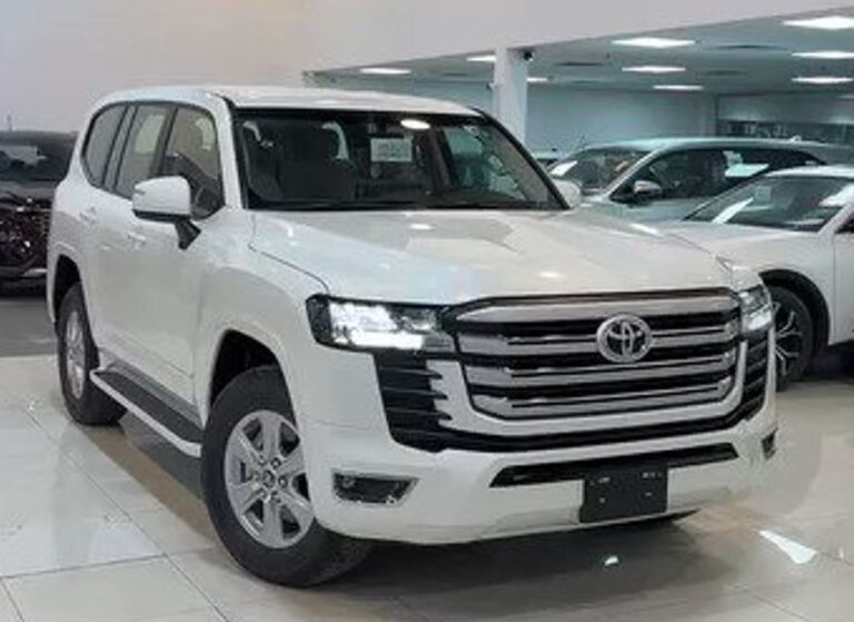فيديو.. مواصفات وسعر سيارة تويوتا لاندكروزر GXR1 موديل 2023