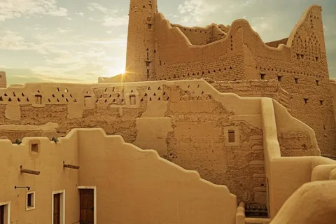 ما مقومات الجذب السياحي في العلا وموقعها الجغرافي
