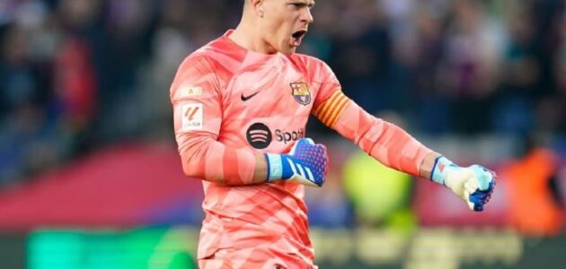 مارك آندري تير شتيغن يفوز بجائزة أفضل لاعب في الدوري الإسباني عن الموسم الماضي
