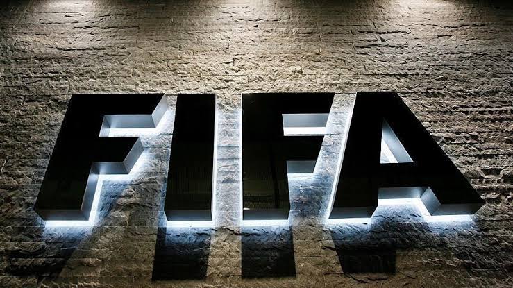 مجلس الفيفا يدعم سلسلة من التدابير لتحسين سلوك اللاعبين واحترام الحكام