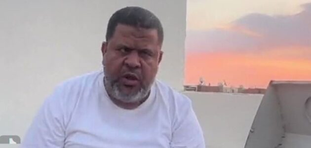 مواطن مصري يثني على السيسي بسبب غزة ويثير الجدل: لازم نبوس جزمته -فيديو