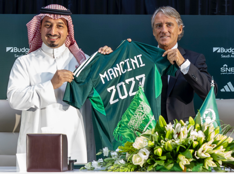 هذه أولويتي في اختيار اللاعبين!