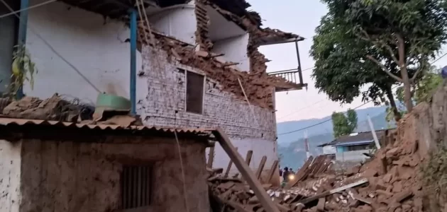 هل أصابت توقعات العالم الهولندي؟.. زلزال قوي يهز نيبال ويوقع قتلى