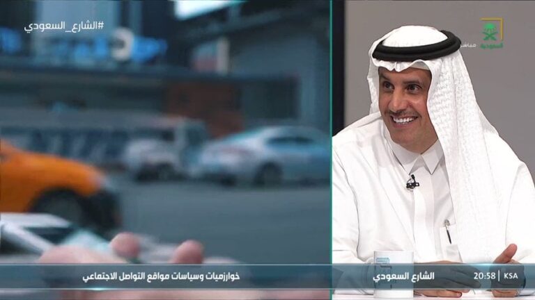 هل التطبيقات تسمع الأصوات وتظهر ما يتحدث به المستخدمون؟.. خبير تقني يُجيب