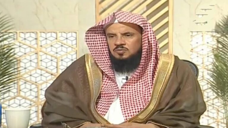 هل يجوز قتل القطط المؤذية أو وضع السم لها في الطعام؟.. الشيخ السبر يجيب