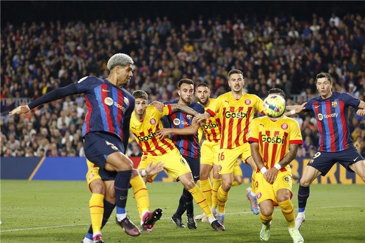 مشاهدة مباراة برشلونة وجيرونا بث مباشر في الدوري الإسباني على تويتر
