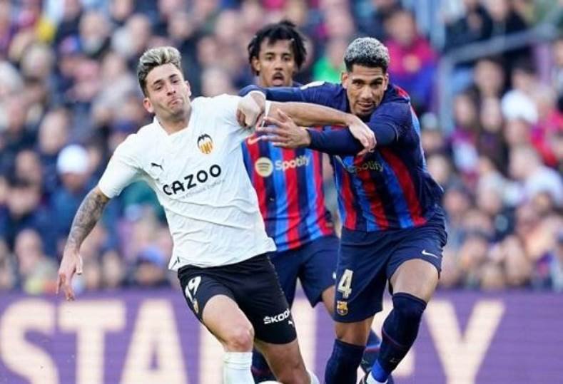 شاهد بث مباشر برشلونة وفالنسيا على تويتر اليوم
