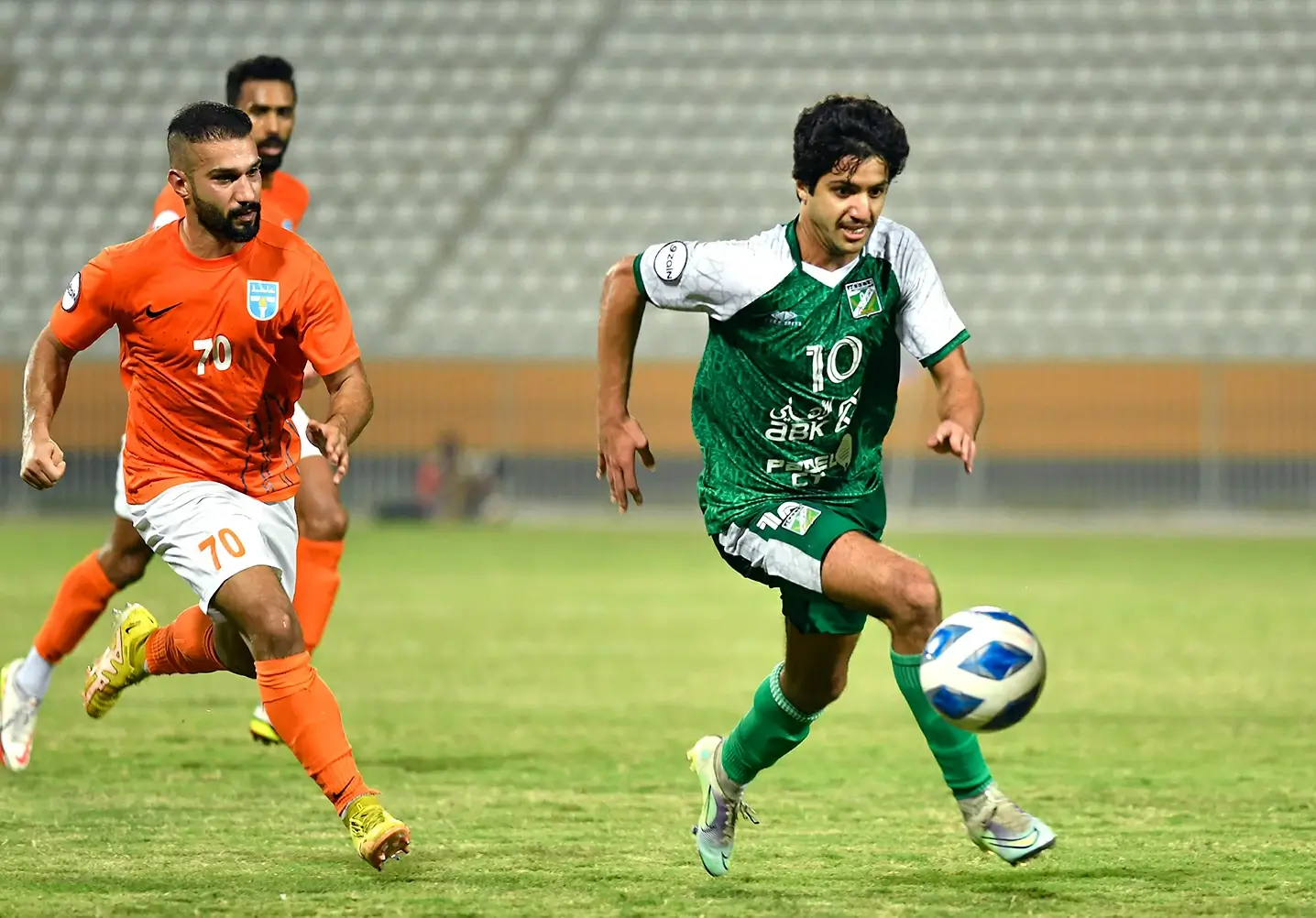 مشاهدة بث مباشر لمباراة العربي ضد كاظمة في دوري زين الكويتي