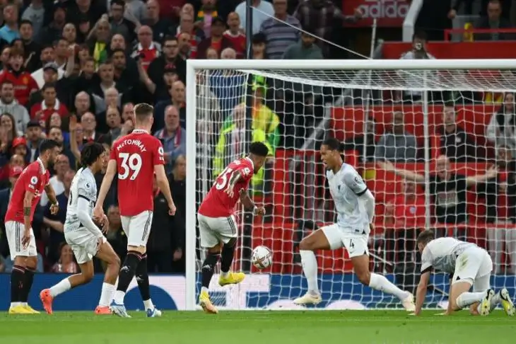 مباراة ليفربول ومانشستر يونايتد بث مباشر على تويتر الأسطورة ياسين تي في