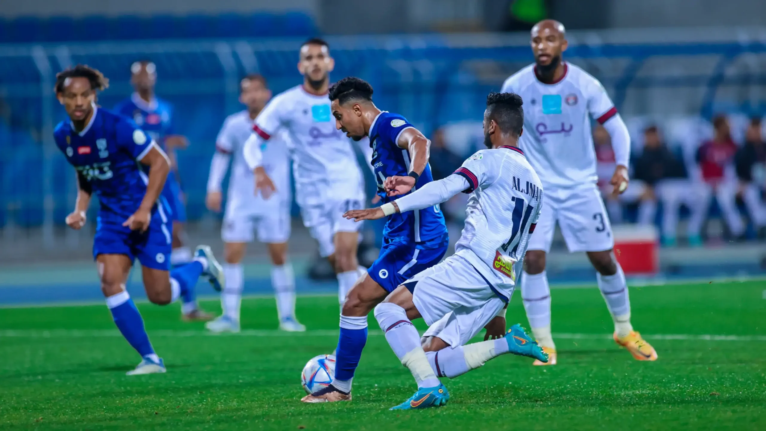 متوفر الآن.. حجز تذكرتي الهلال وأبها في دوري الروشان
