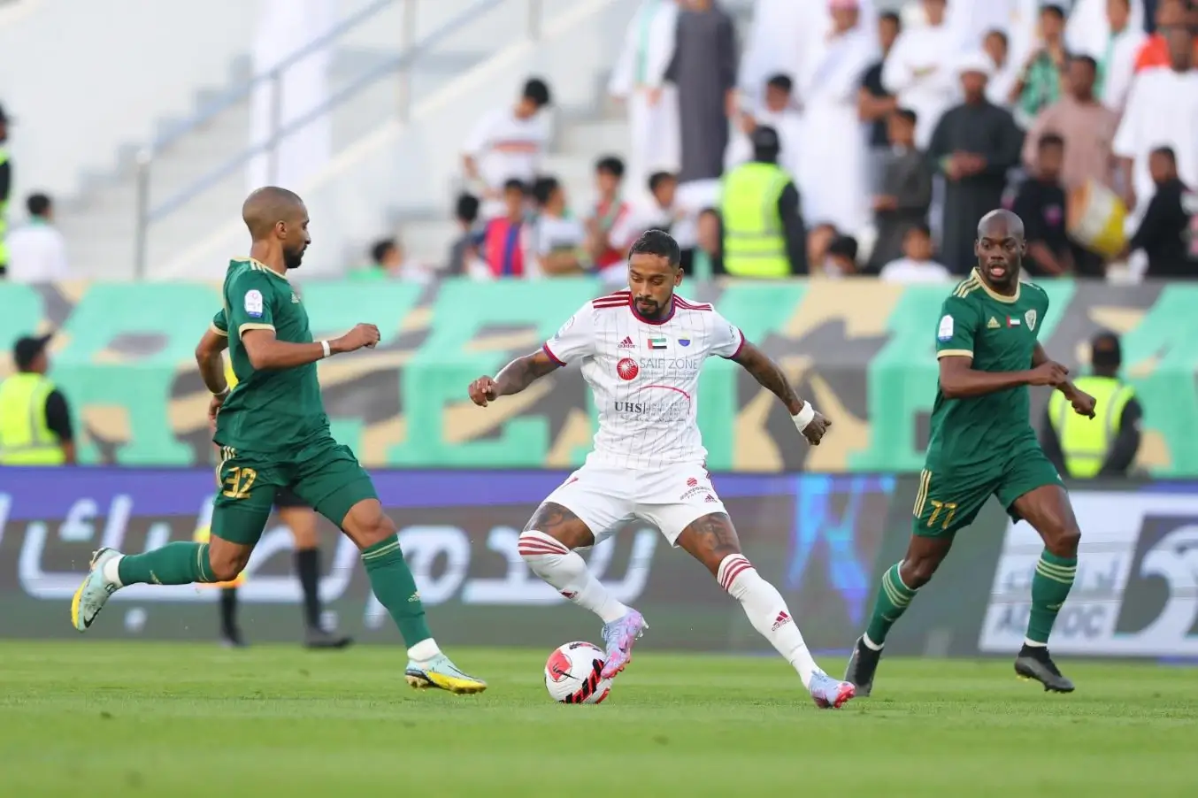 شاهد بث مباشر مباراة الشارقة وخورفكان في دوري أدنوك الإماراتي