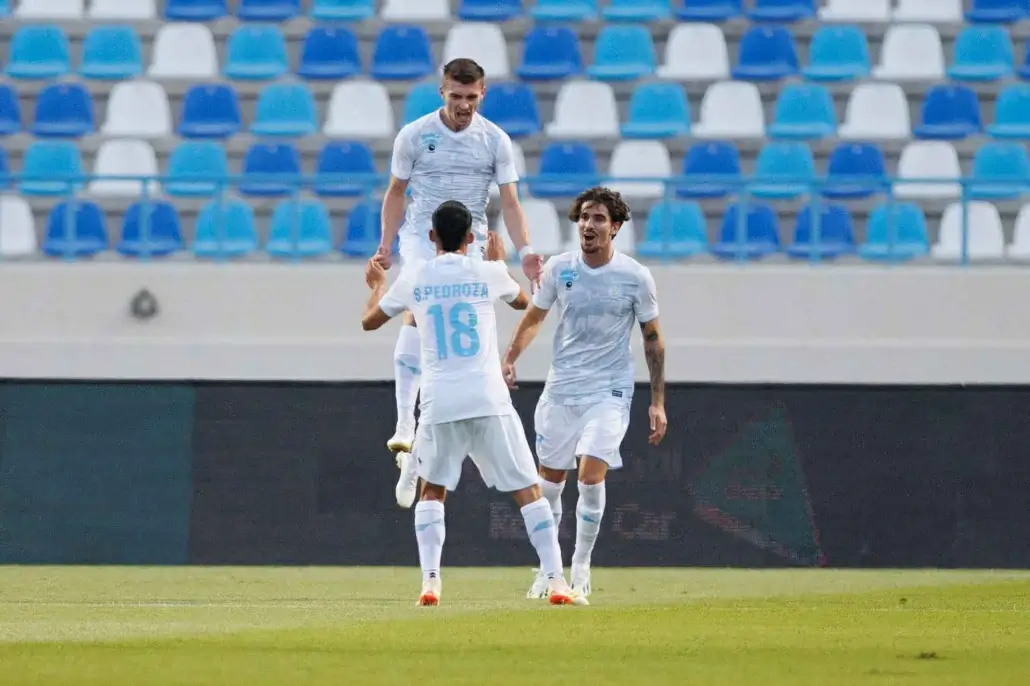 مباراة الفتح والأخدود بث مباشر عبر تويتر في الدوري السعودي الروشن