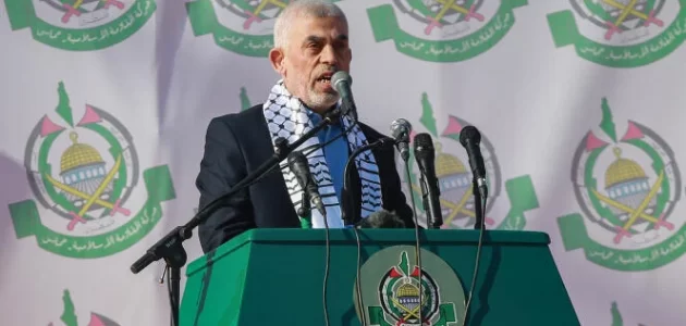 أنور مالك يُهاجم يحيى السنوار ويوضح هدفه من هجوم 7 أكتوبر