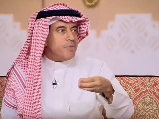 الإعلامي دباس الدوسري يطالب عبد الكريم الزامل بالاعتزال الإعلامي بسبب تصريحاته المتناقضة حول دعم الأندية -فيديو