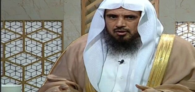 الخثلان يوضح من الأحق بتسمية المولود الأب أم الأم